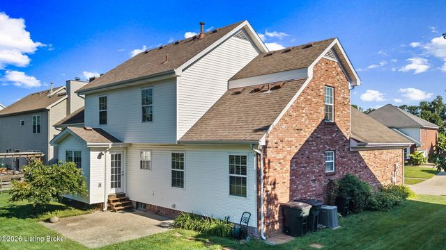 8913 Fox Chase Pl, Louisville, KY 40228