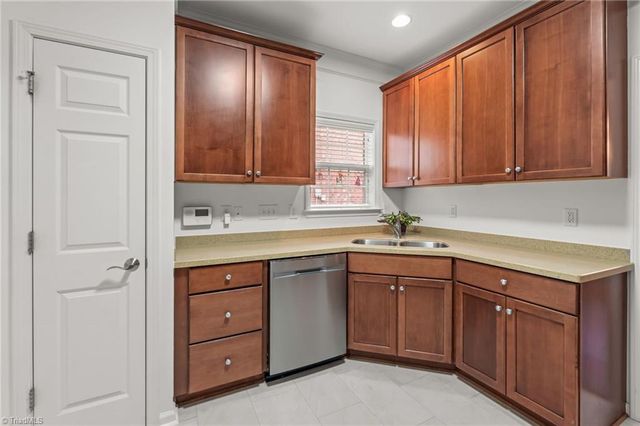 130 Heritage Hill Drive, Jamestown, NC 27282