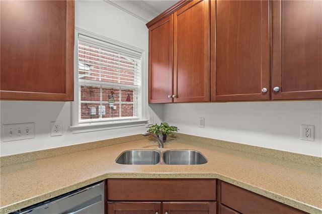 130 Heritage Hill Drive, Jamestown, NC 27282