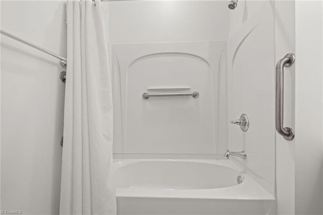 130 Heritage Hill Drive, Jamestown, NC 27282