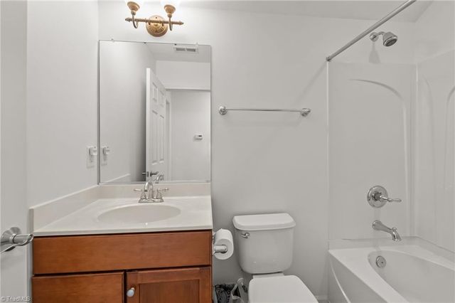 130 Heritage Hill Drive, Jamestown, NC 27282