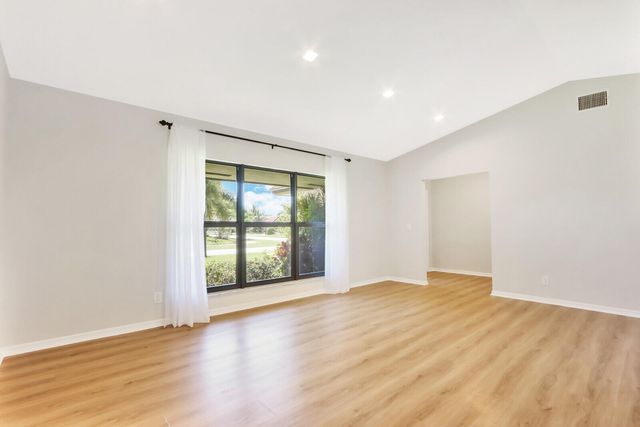 85 Hickory Hill Road, Jupiter, FL 33469