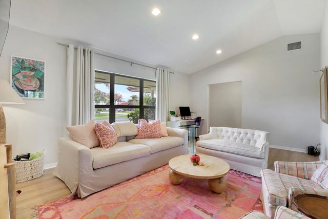 85 Hickory Hill Road, Jupiter, FL 33469