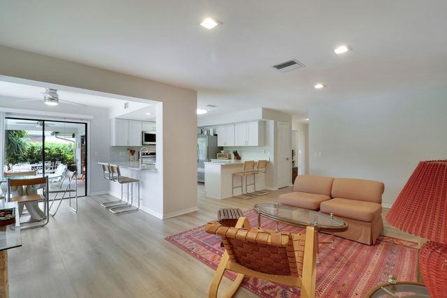 85 Hickory Hill Road, Jupiter, FL 33469