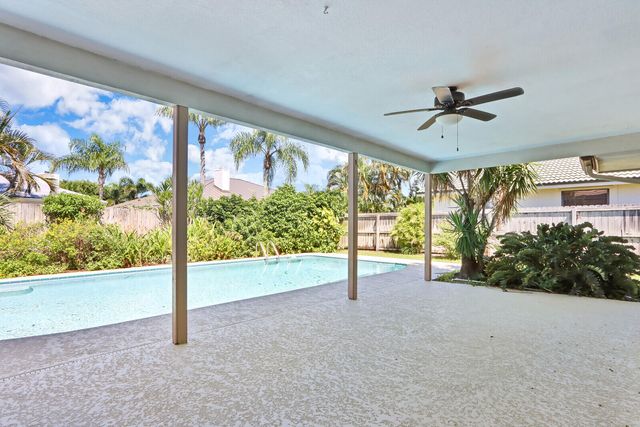 85 Hickory Hill Road, Jupiter, FL 33469