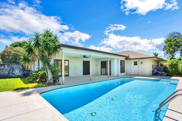 85 Hickory Hill Road, Jupiter, FL 33469