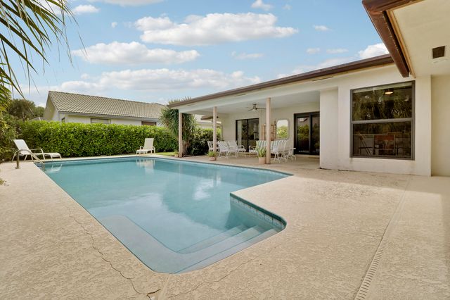 85 Hickory Hill Road, Jupiter, FL 33469