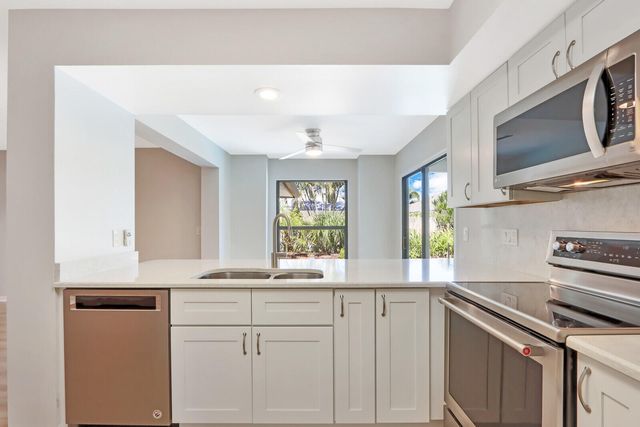 85 Hickory Hill Road, Jupiter, FL 33469