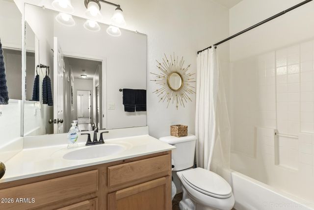 112 W SADDLE Way, San Tan Valley, AZ 85143