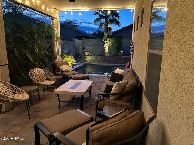 112 W SADDLE Way, San Tan Valley, AZ 85143