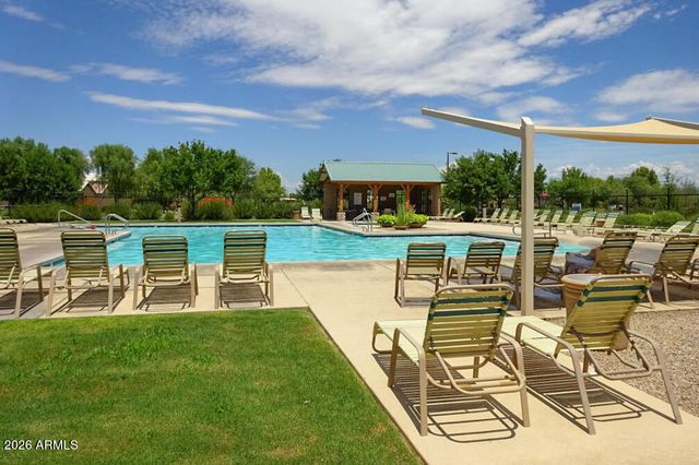 112 W SADDLE Way, San Tan Valley, AZ 85143