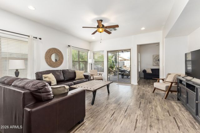 112 W SADDLE Way, San Tan Valley, AZ 85143