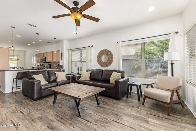 112 W SADDLE Way, San Tan Valley, AZ 85143