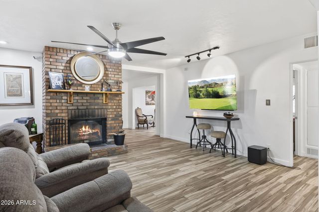 1607 W WHITTON Avenue, Phoenix, AZ 85015