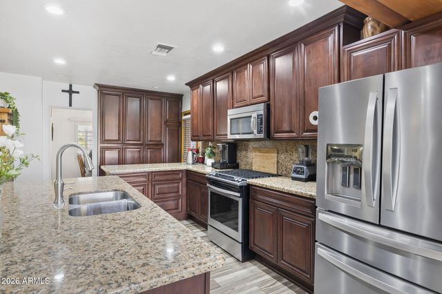 1607 W WHITTON Avenue, Phoenix, AZ 85015