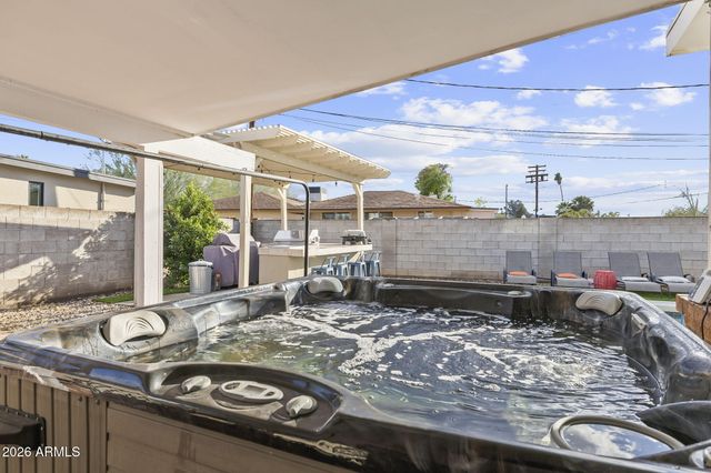 1607 W WHITTON Avenue, Phoenix, AZ 85015