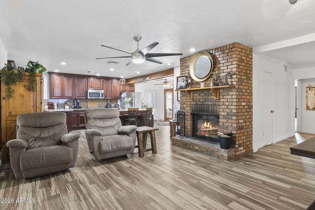 1607 W WHITTON Avenue, Phoenix, AZ 85015