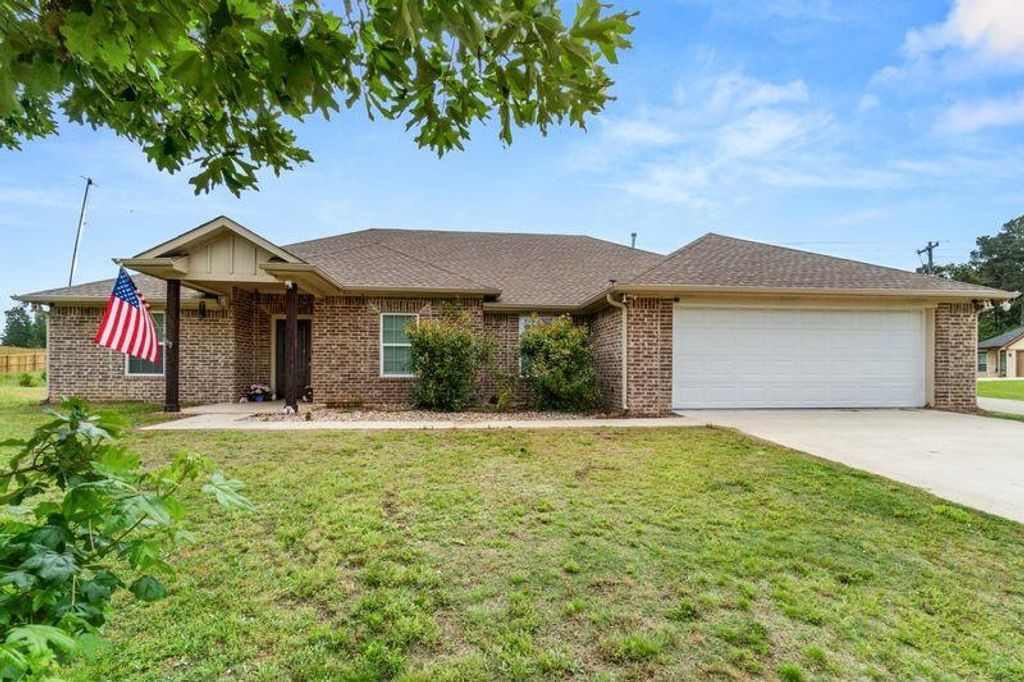 106 Heartland Trail, New Diana, TX 75640