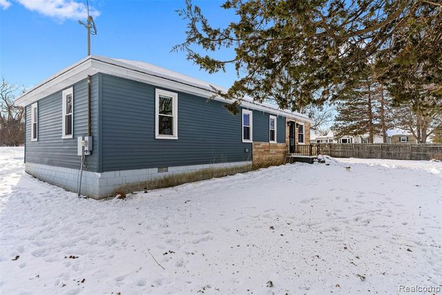 1268 E Dodge Road, Mount Morris, MI 48458