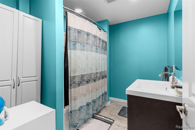 1268 E Dodge Road, Mount Morris, MI 48458