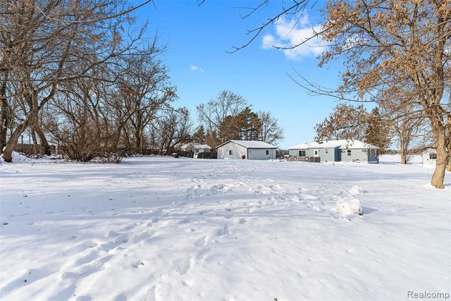 1268 E Dodge Road, Mount Morris, MI 48458