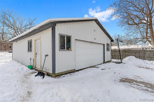 1268 E Dodge Road, Mount Morris, MI 48458