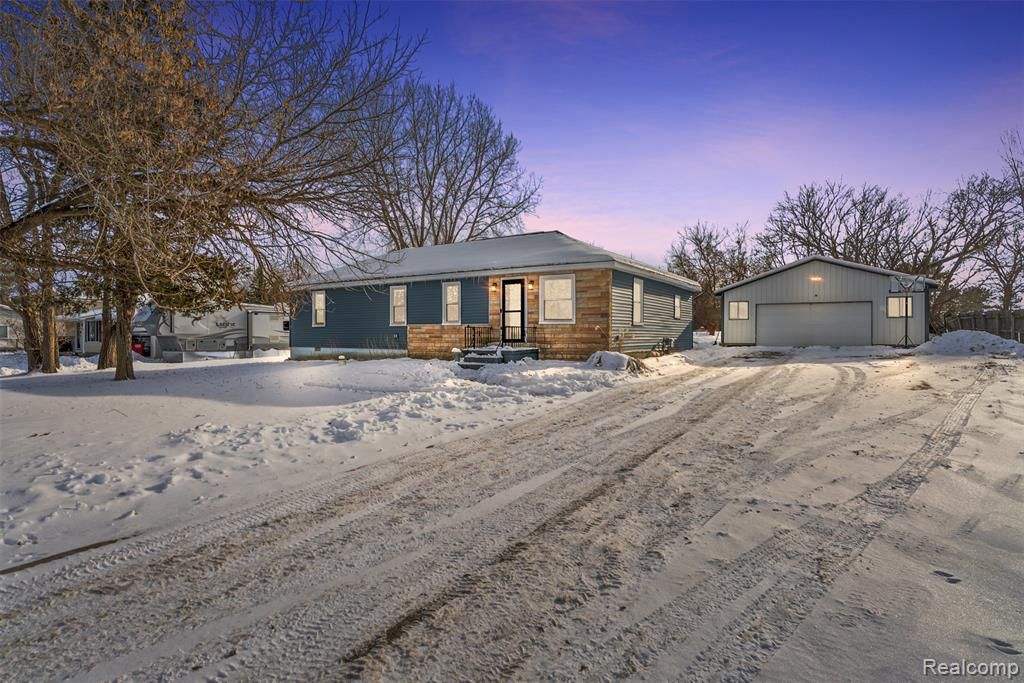 1268 E Dodge Road, Mount Morris, MI 48458