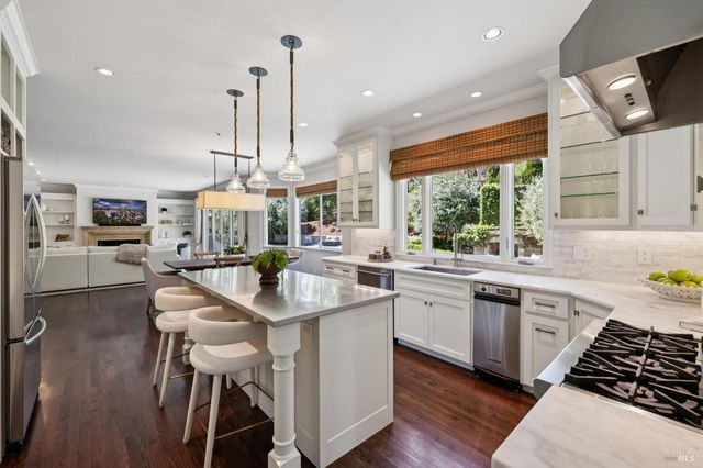 43 Oak Valley Dr, Novato, CA 94947