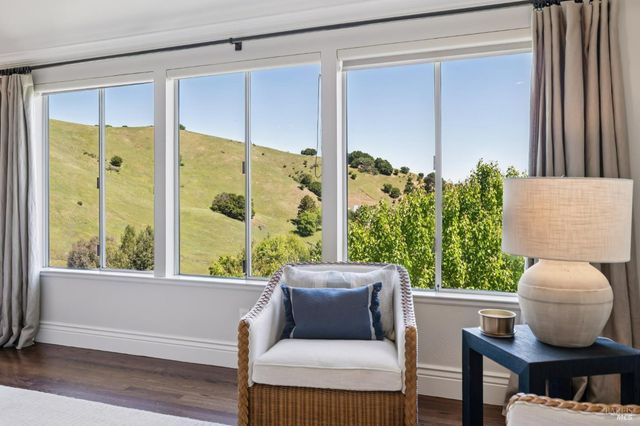 43 Oak Valley Dr, Novato, CA 94947