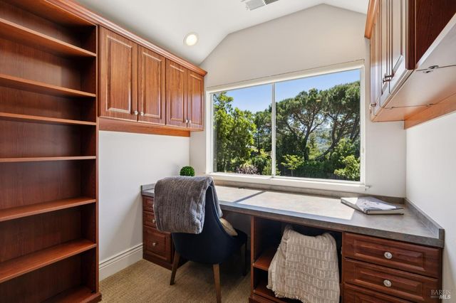 43 Oak Valley Dr, Novato, CA 94947