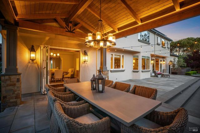 43 Oak Valley Dr, Novato, CA 94947