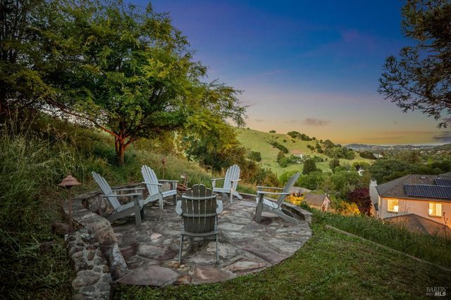 43 Oak Valley Dr, Novato, CA 94947