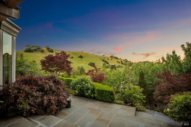 43 Oak Valley Dr, Novato, CA 94947