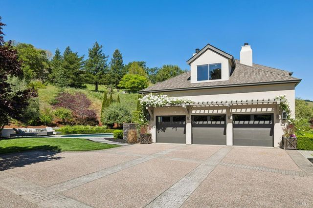 43 Oak Valley Dr, Novato, CA 94947