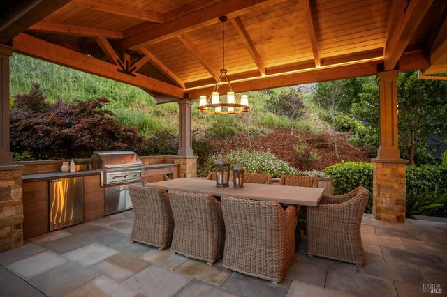 43 Oak Valley Dr, Novato, CA 94947