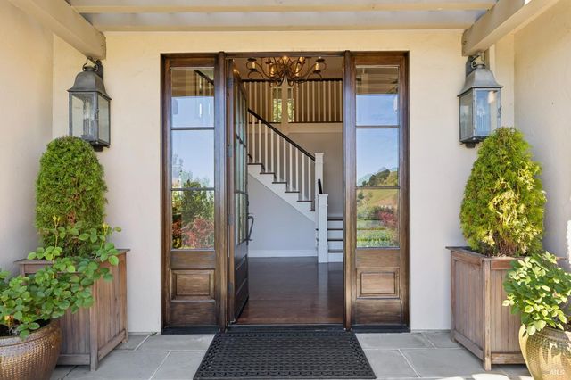 43 Oak Valley Dr, Novato, CA 94947