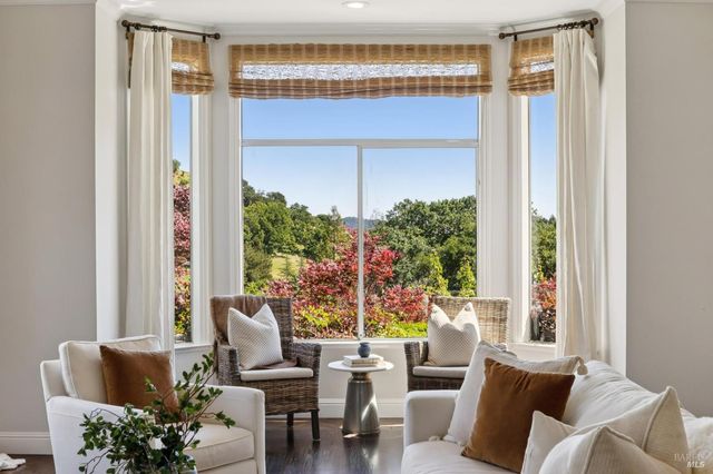 43 Oak Valley Dr, Novato, CA 94947