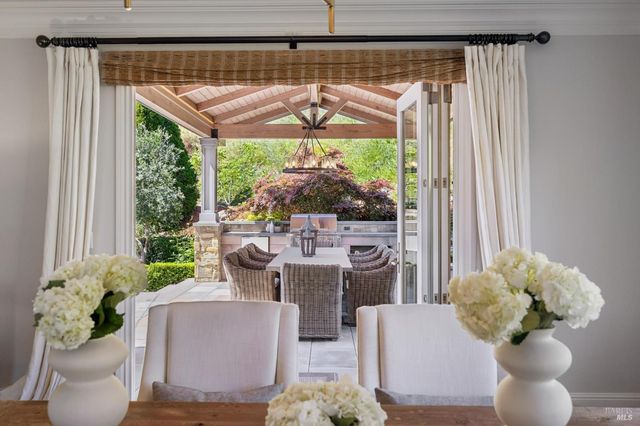 43 Oak Valley Dr, Novato, CA 94947