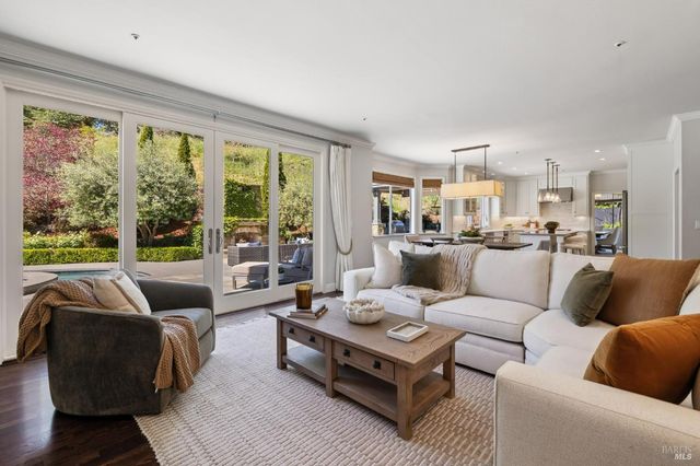 43 Oak Valley Dr, Novato, CA 94947