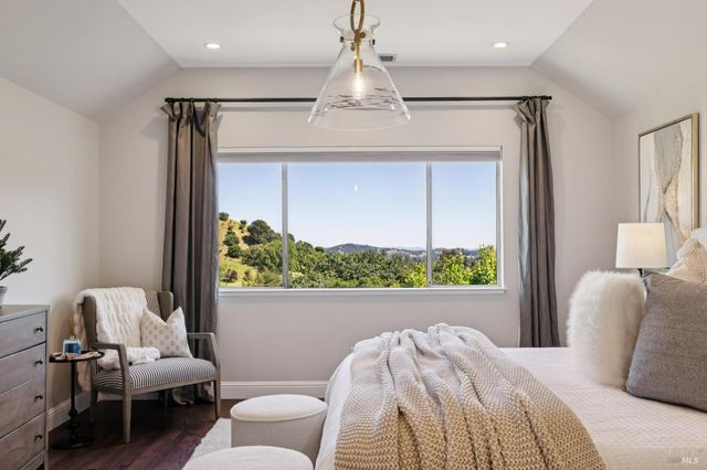 43 Oak Valley Dr, Novato, CA 94947