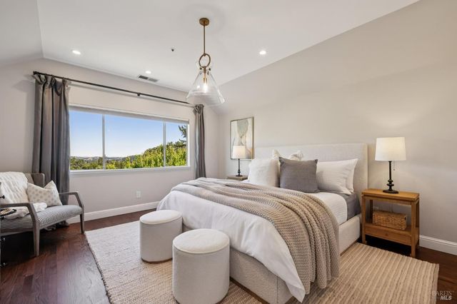 43 Oak Valley Dr, Novato, CA 94947