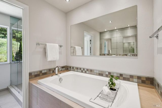 43 Oak Valley Dr, Novato, CA 94947