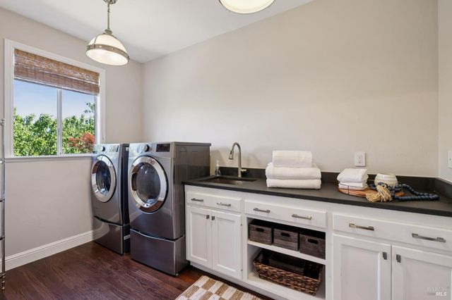 43 Oak Valley Dr, Novato, CA 94947