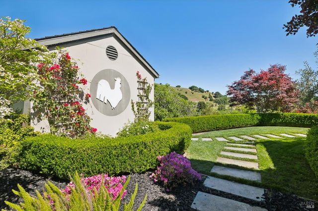 43 Oak Valley Dr, Novato, CA 94947