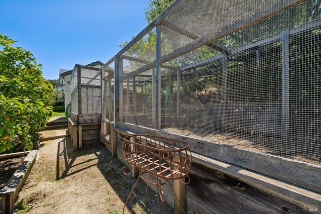 43 Oak Valley Dr, Novato, CA 94947