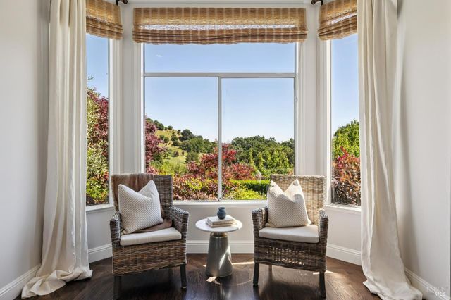 43 Oak Valley Dr, Novato, CA 94947