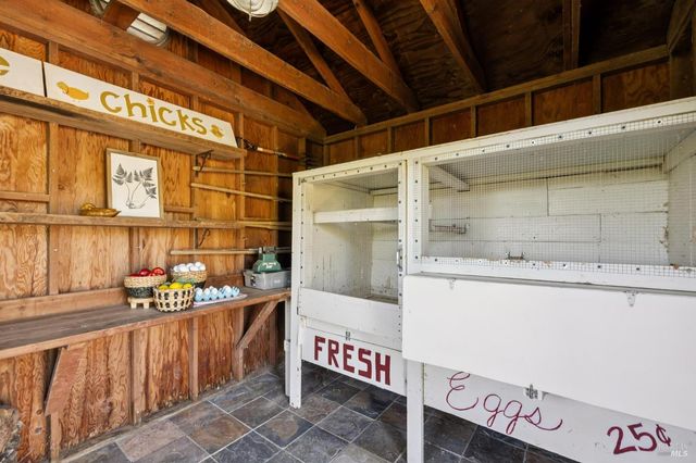 43 Oak Valley Dr, Novato, CA 94947