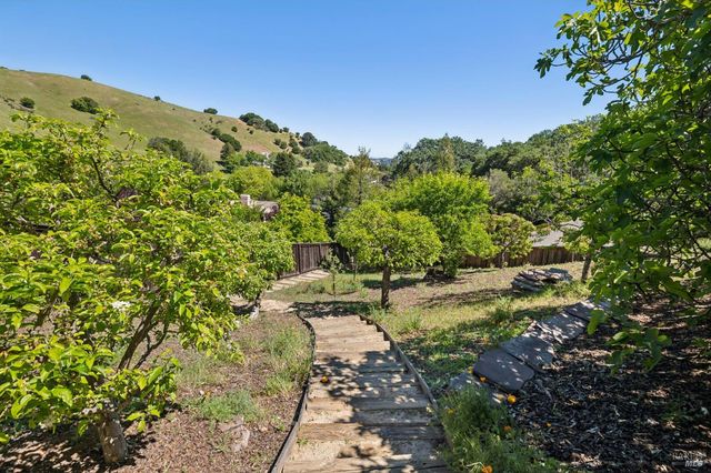 43 Oak Valley Dr, Novato, CA 94947