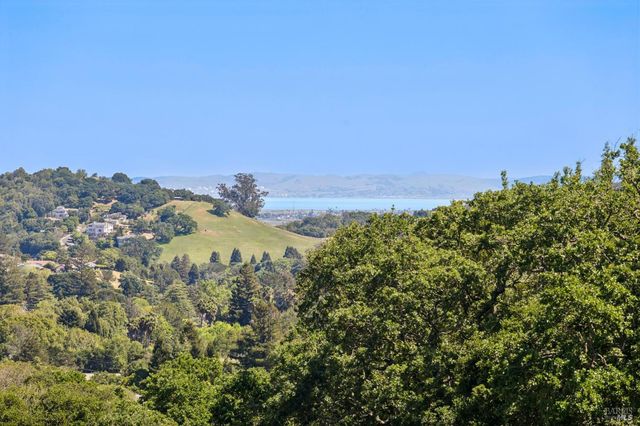 43 Oak Valley Dr, Novato, CA 94947
