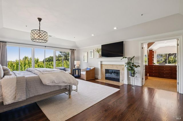 43 Oak Valley Dr, Novato, CA 94947